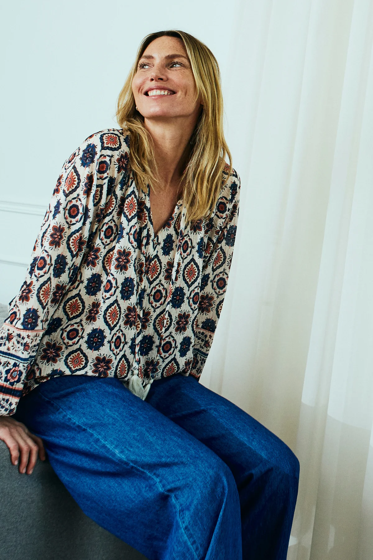FQNOMES – BLUSE MIT PAISLEY-MUSTER - ROT UND  BEIGE