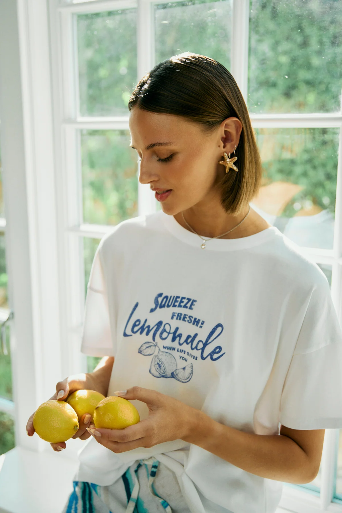 FQFENJAL - T-SHIRT MIT PRINT - WEISS UND BLAU