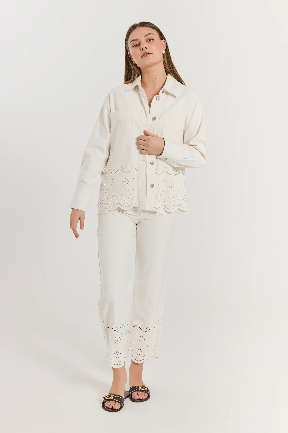 FQTANNI – HOSE MIT STICKEREI - WEISS