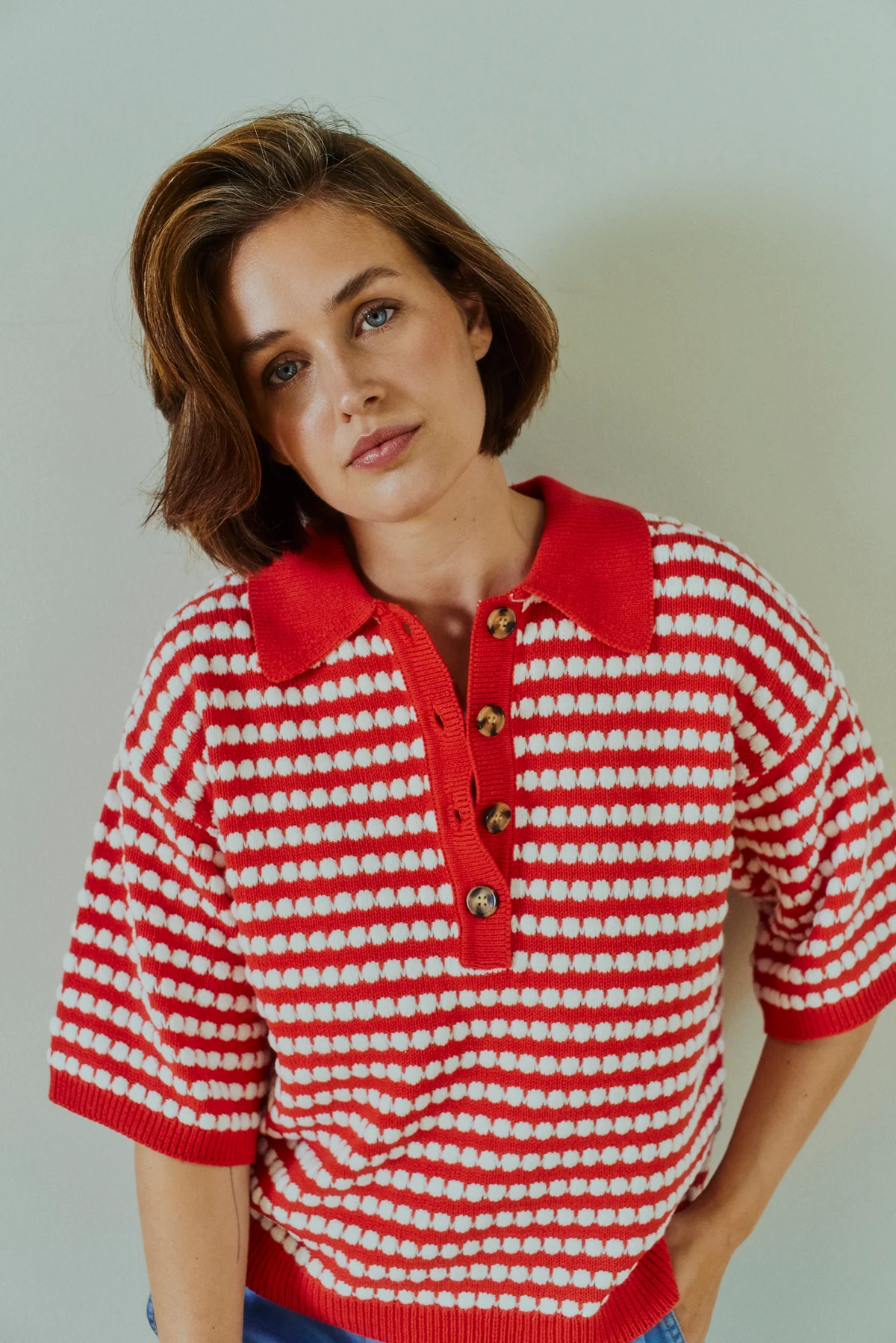 FQSARIF – FEINSTRICK-PULLOVER - WEISS UND ROT