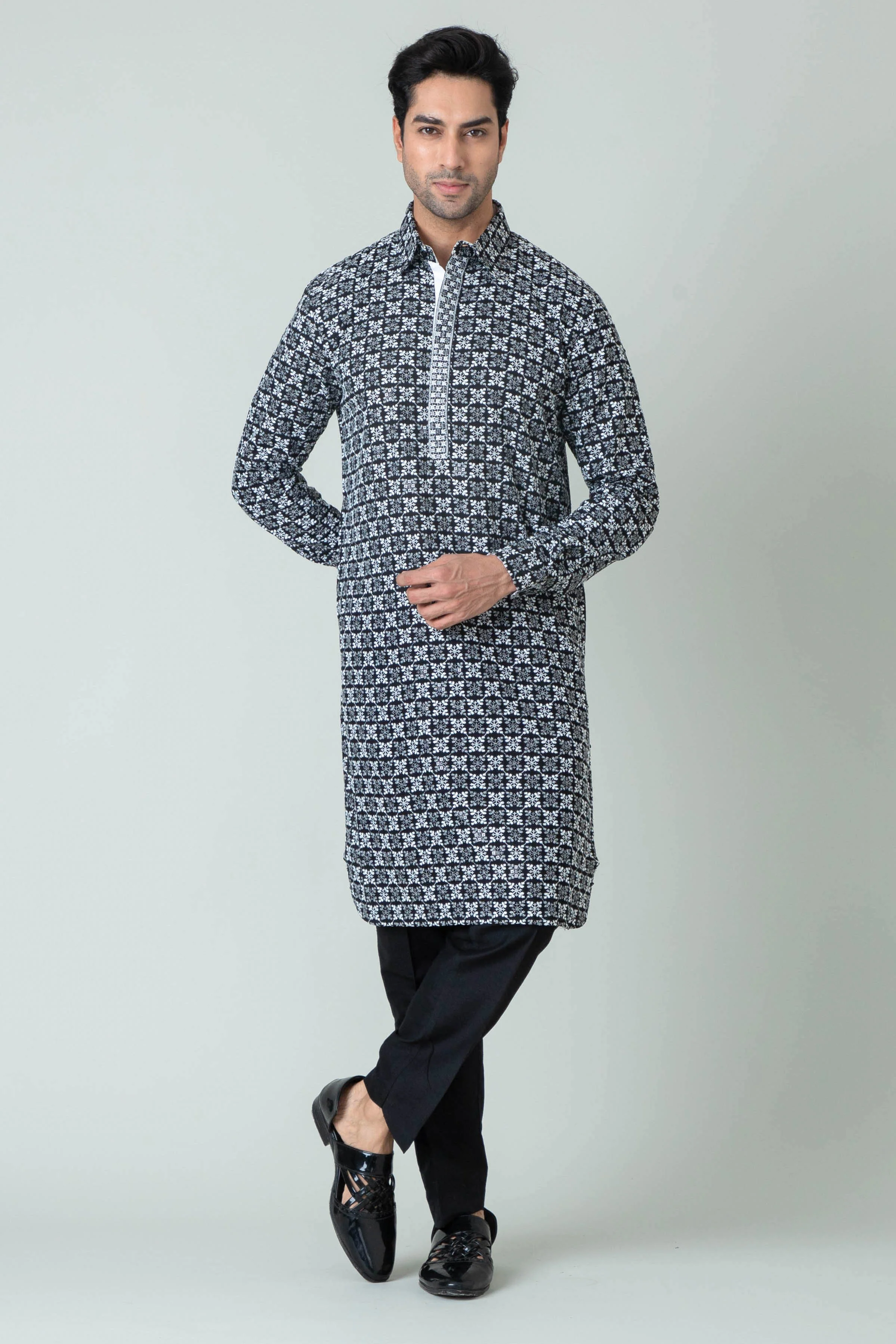 MLS CHIKANKARI PATHANI SUIT