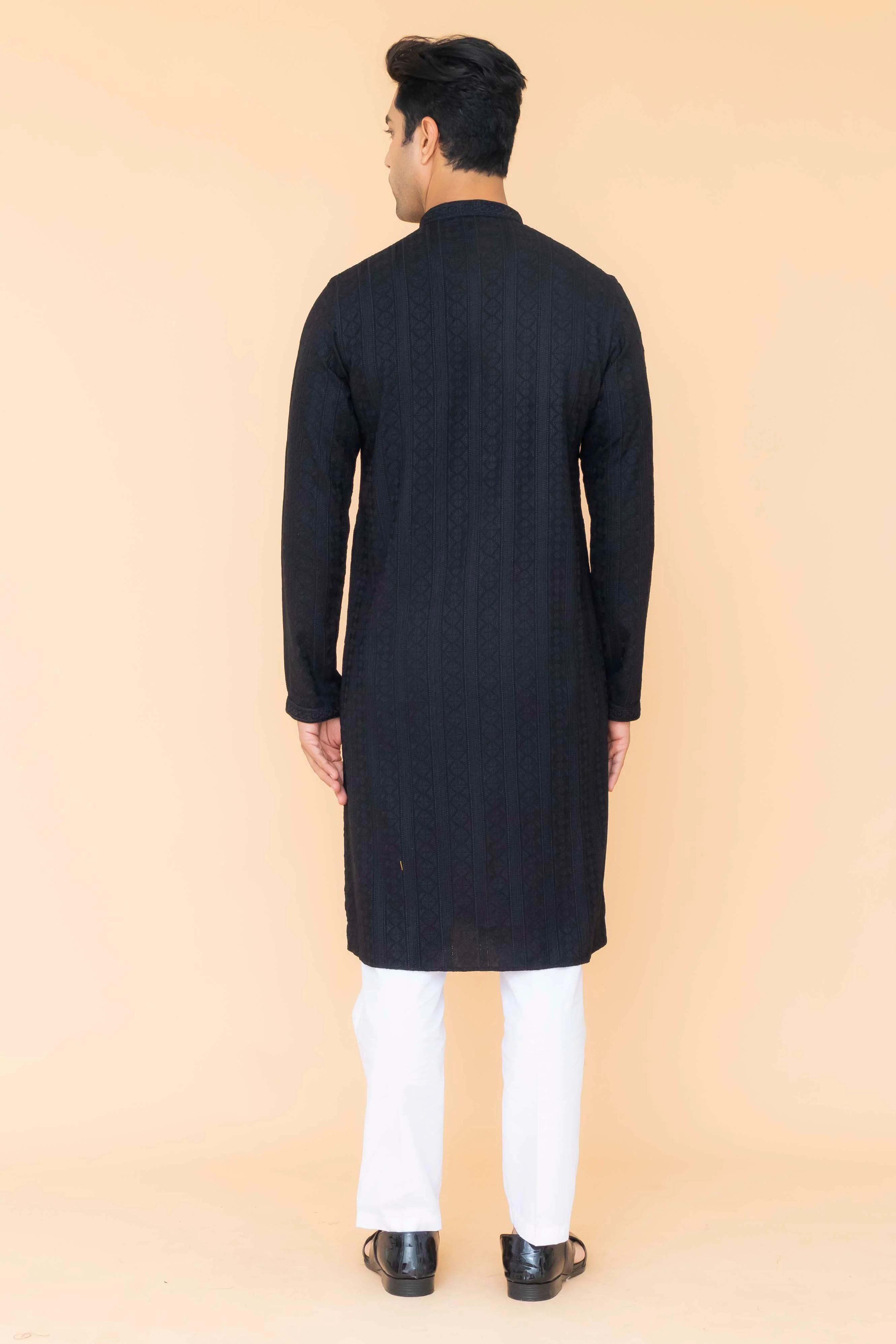 MLS CHIKANKARI KURTA PAJAMA
