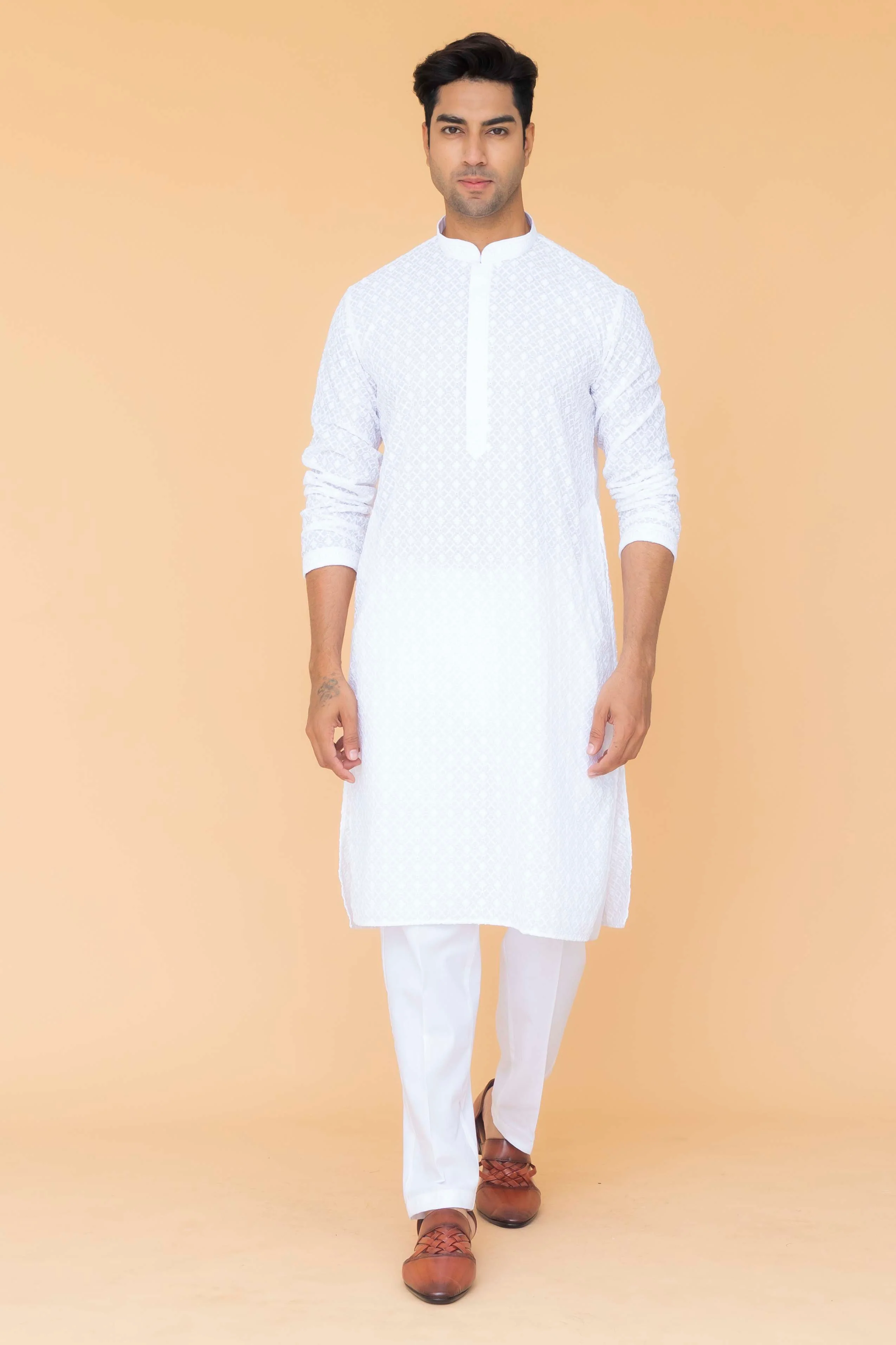 MLS CHIKANKARI KURTA PAJAMA