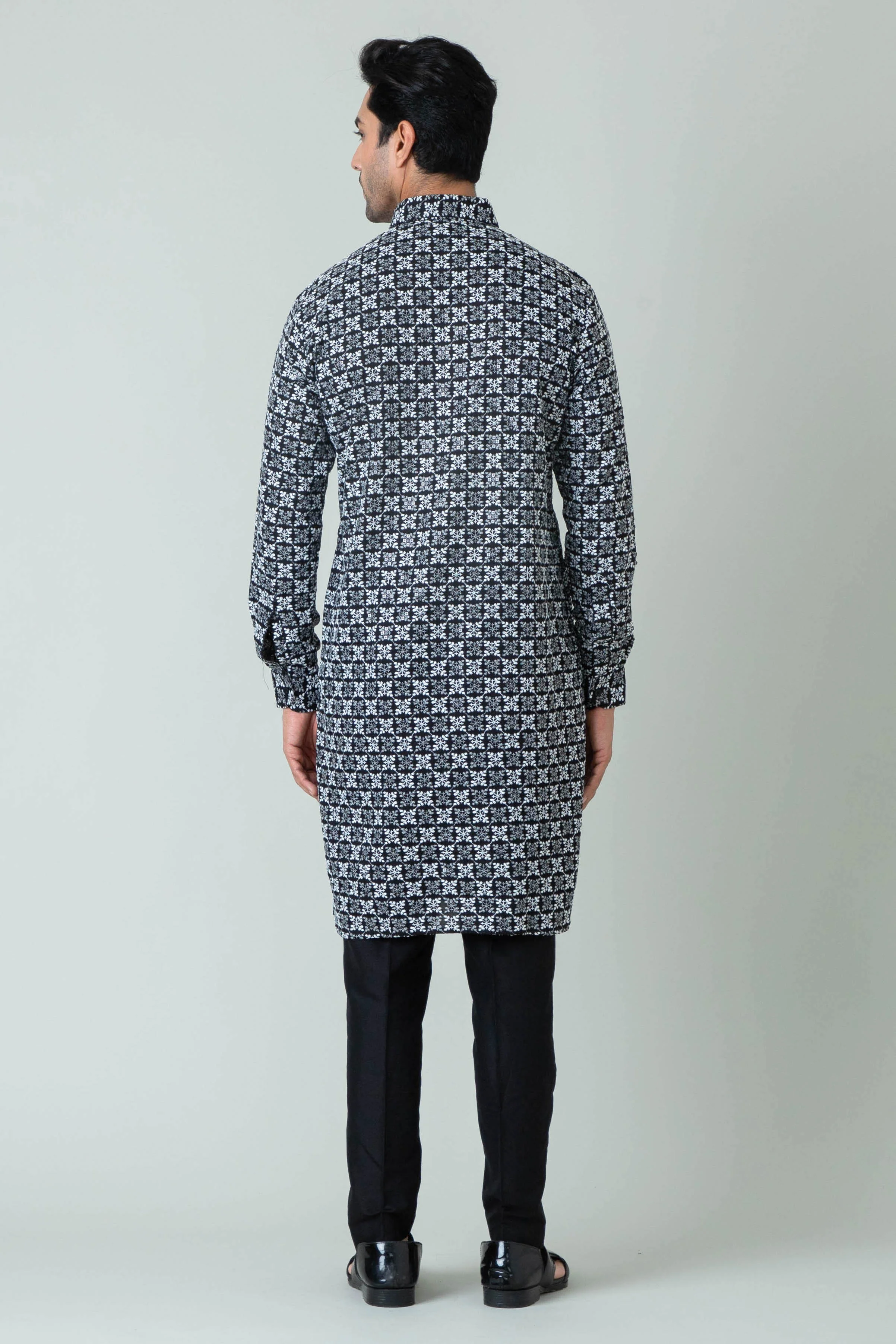 MLS CHIKANKARI PATHANI SUIT