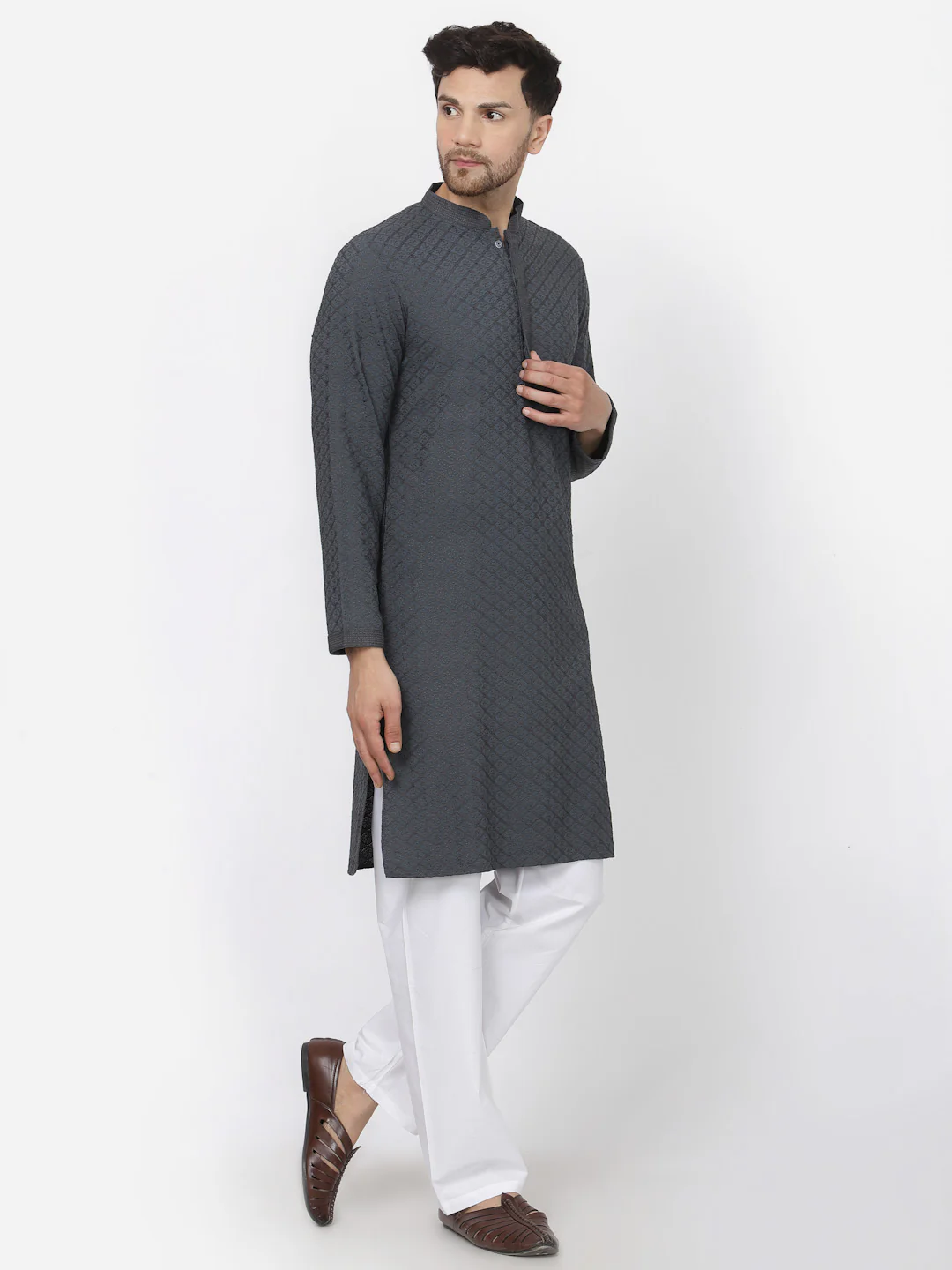 MLS CHIKANKARI KURTA PAJAMA