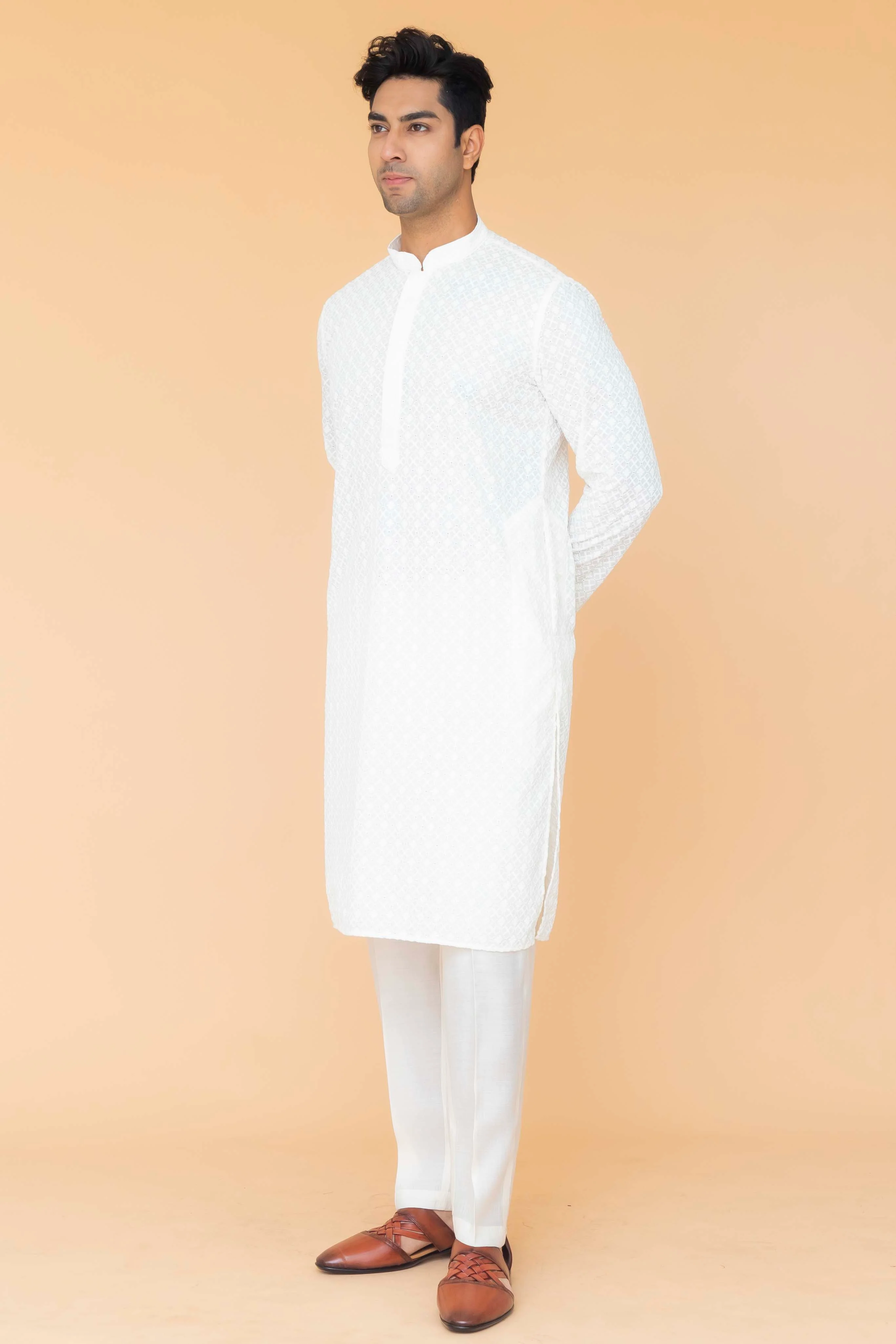 MLS CHIKANKARI KURTA PAJAMA
