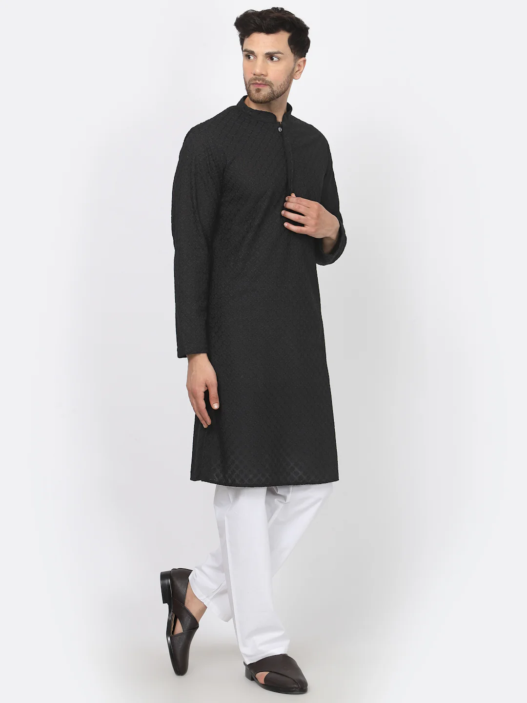 MLS CHIKANKARI KURTA PAJAMA