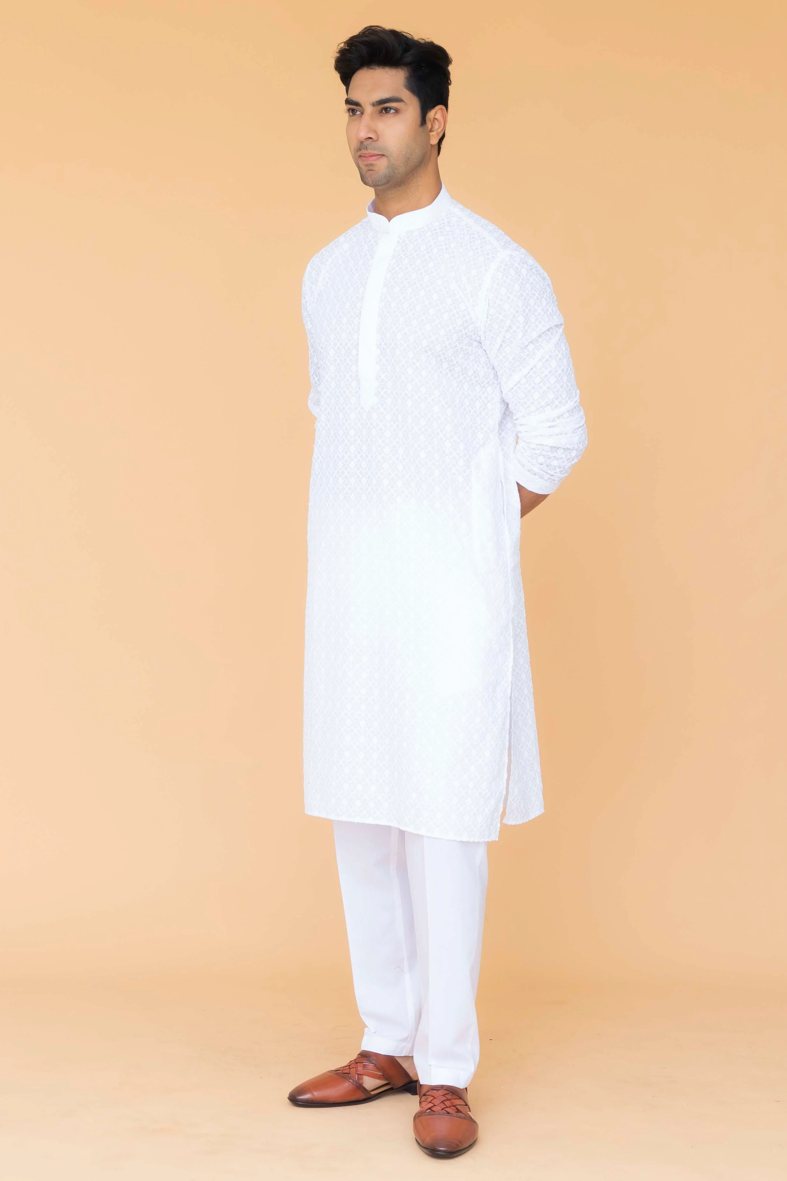 MLS CHIKANKARI KURTA PAJAMA