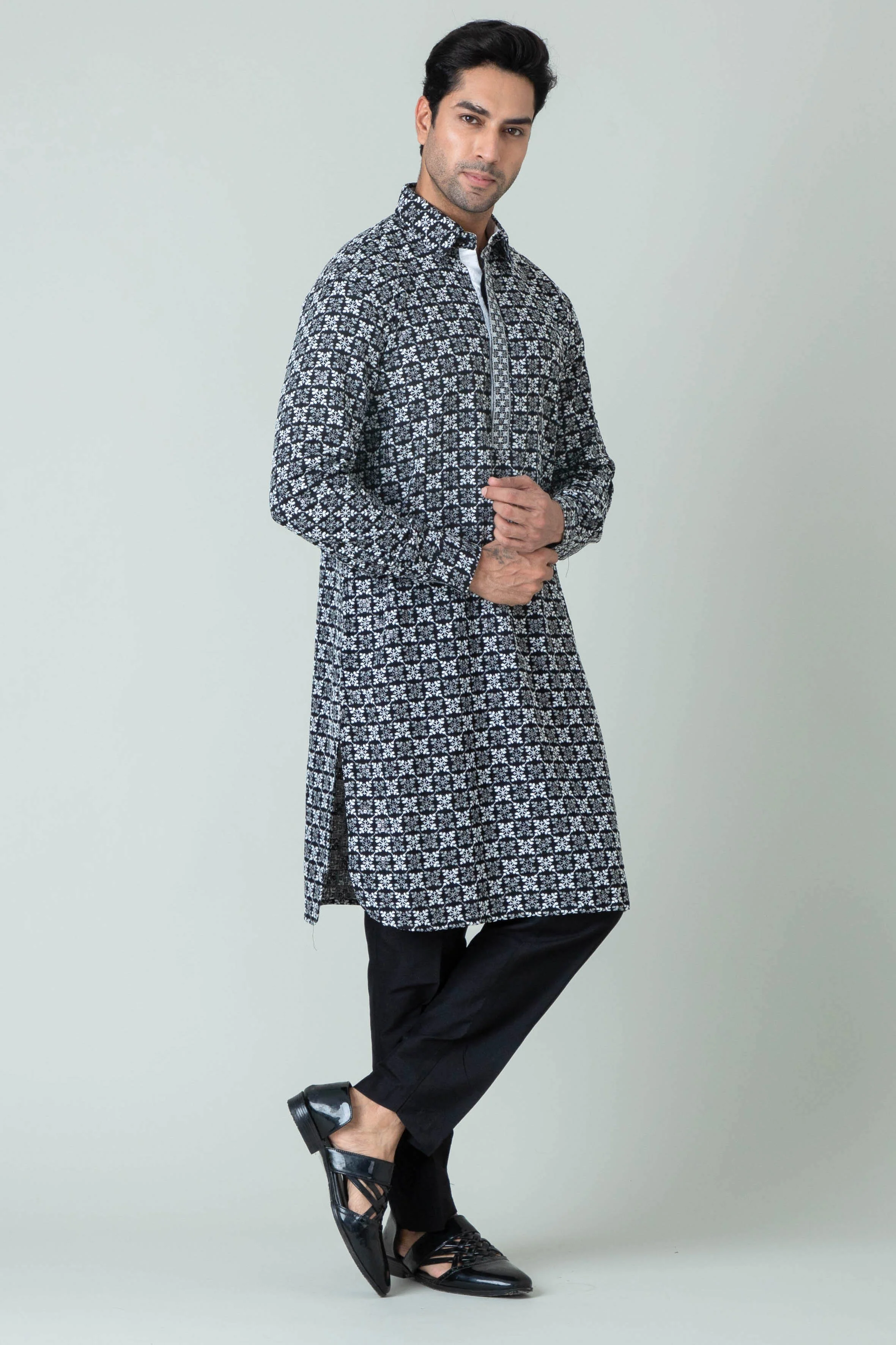 MLS CHIKANKARI PATHANI SUIT