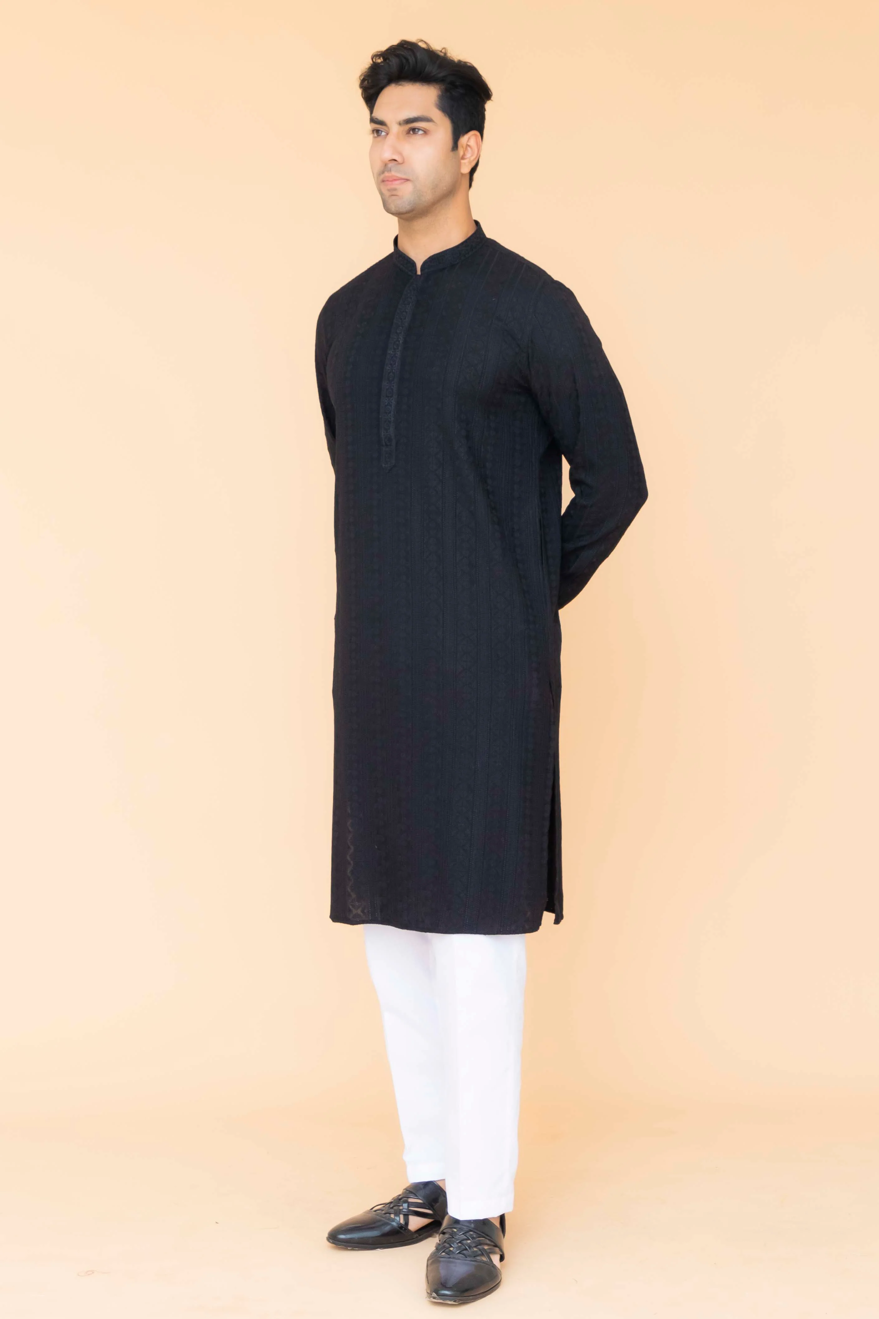 MLS CHIKANKARI KURTA PAJAMA