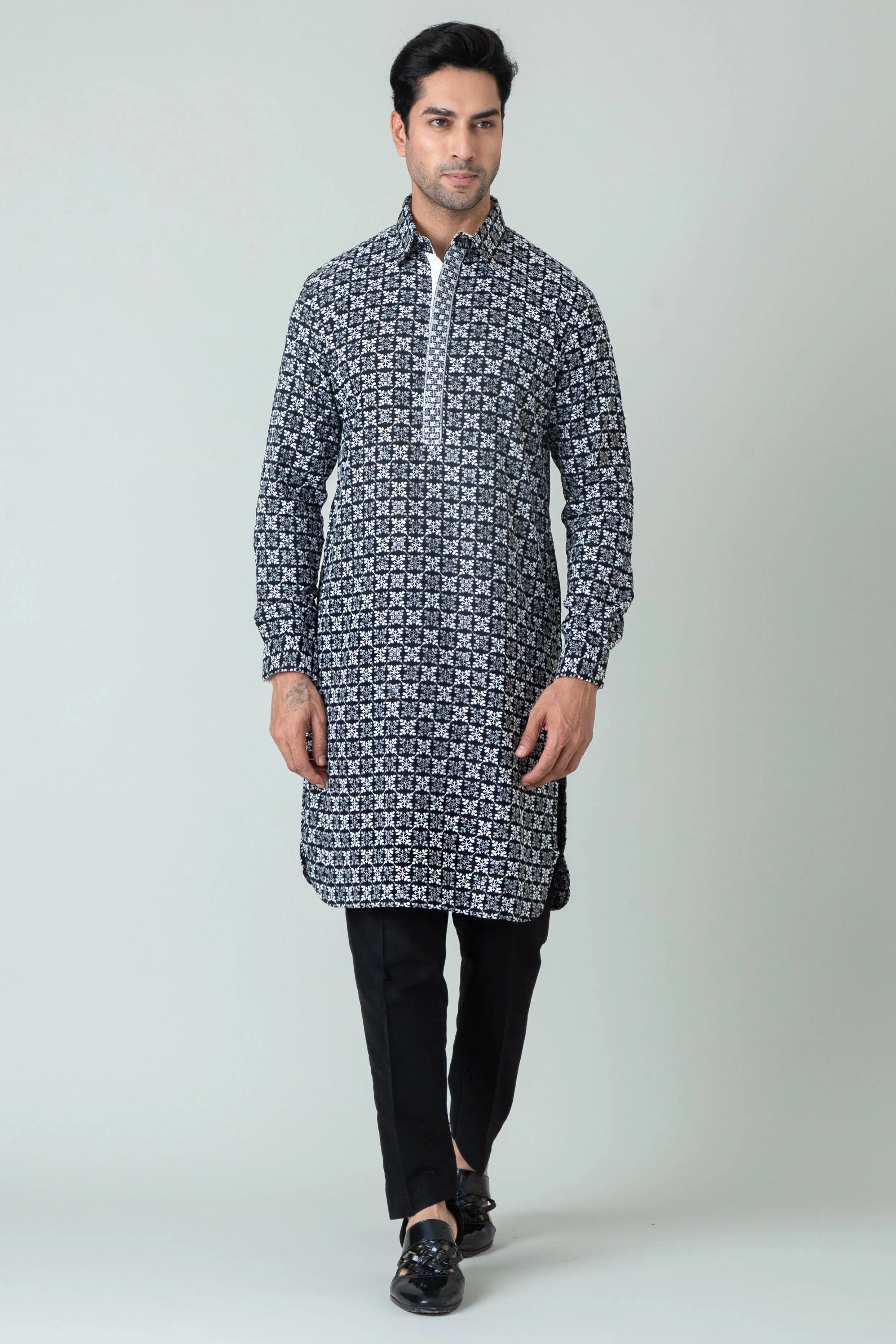 MLS CHIKANKARI PATHANI SUIT