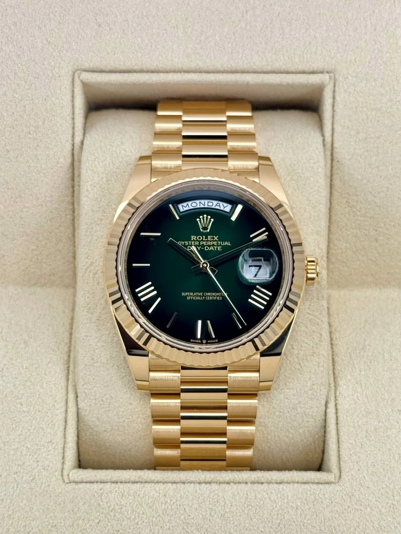 【Super Clone】ROLEX  Yellow Gold President Day Date 40mm Green Roman Ombre Dial - 228238