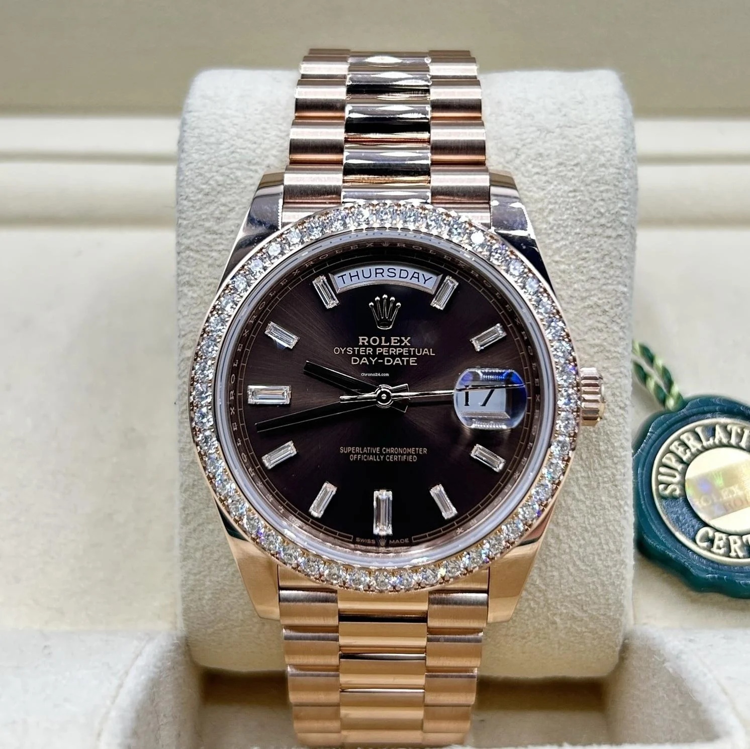 【Super Clone】ROLEX  Day-Date 40mm Chocolate Baguette Diamond Dial Diamond Bezel Dial Watch 228345RBR