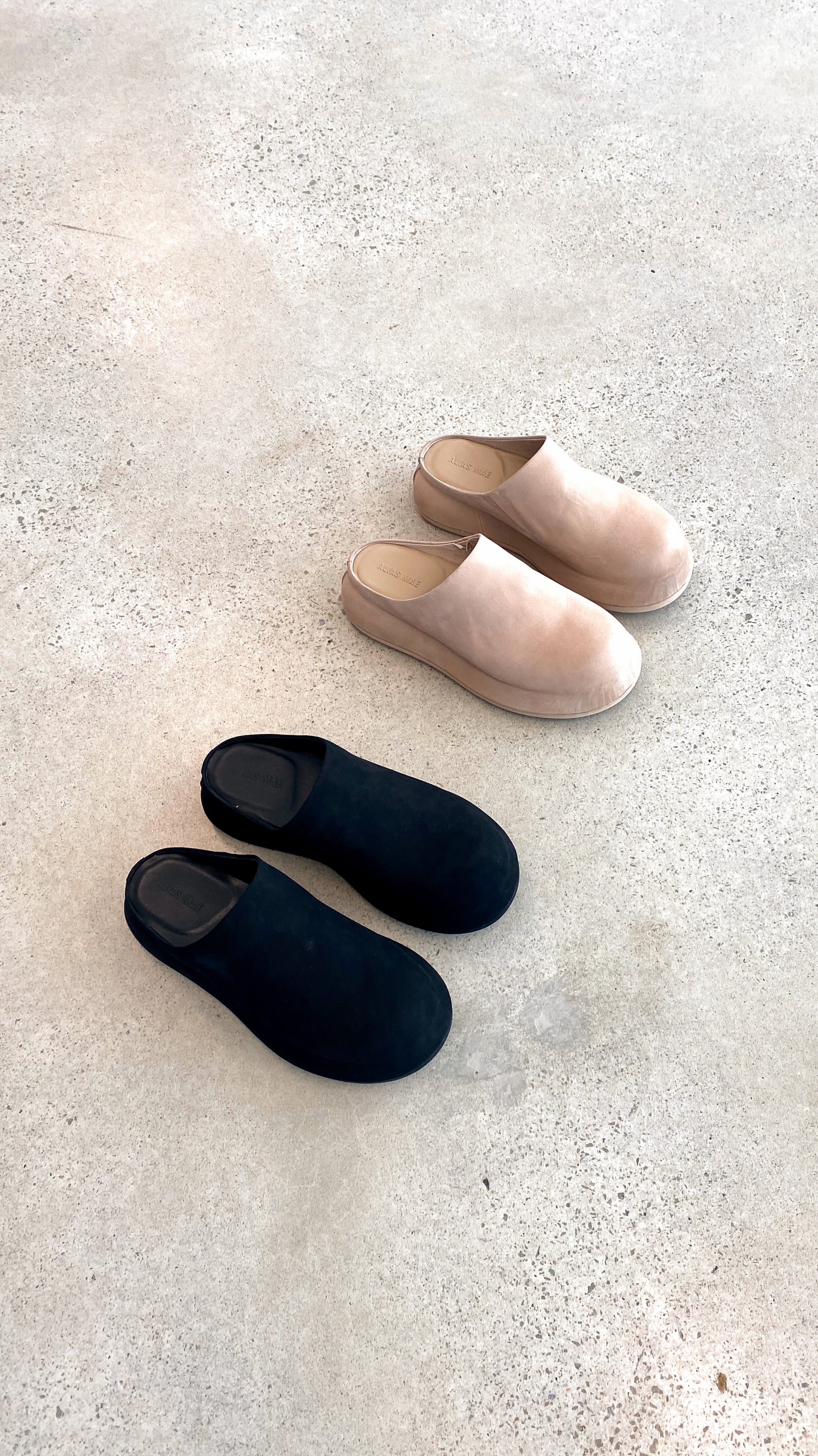 Alias Mae Phoebe Slide - Black Nubuck