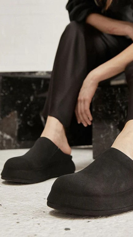 Alias Mae Phoebe Slide - Black Nubuck