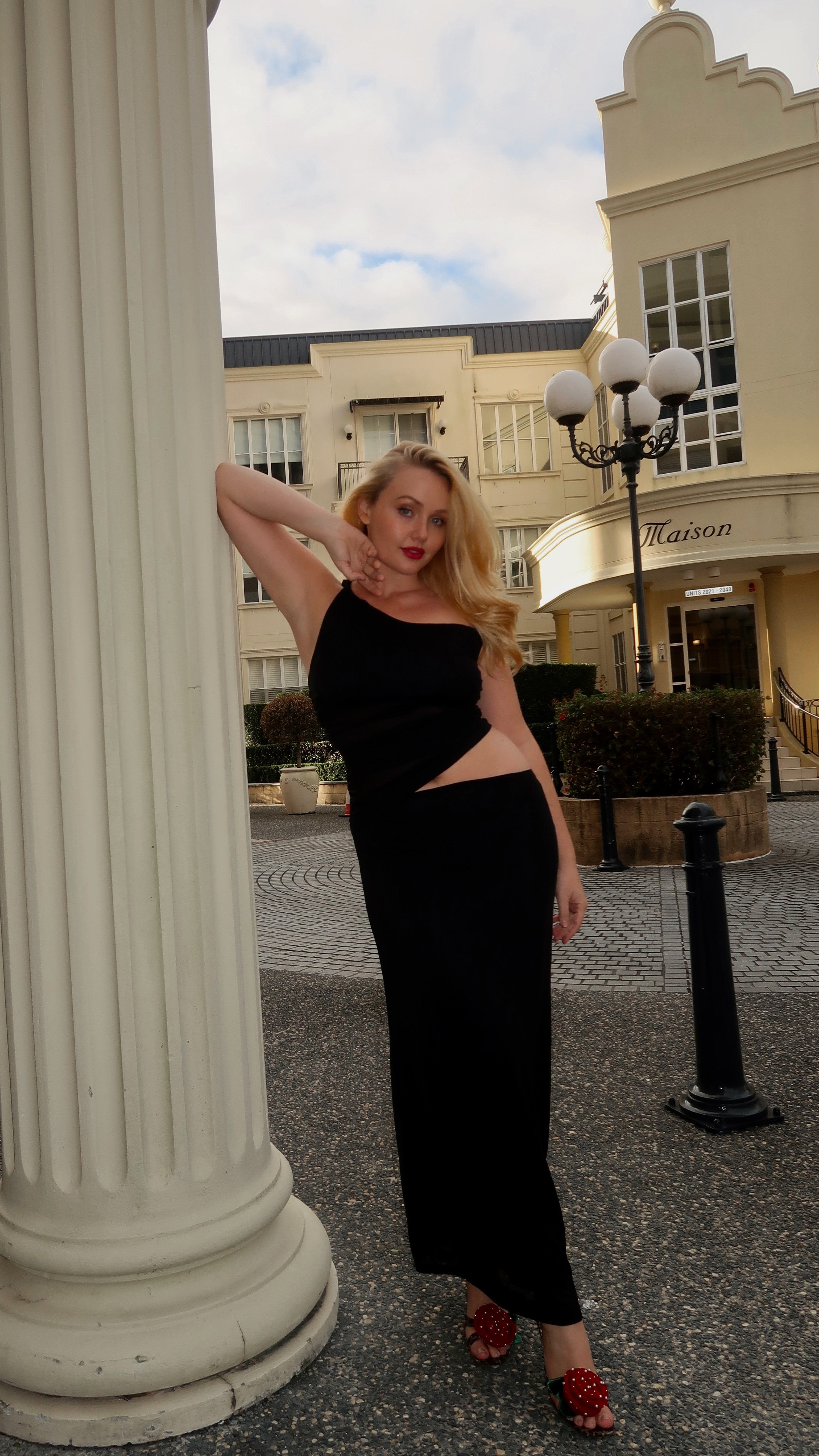 Iantha Maxi Dress - Black