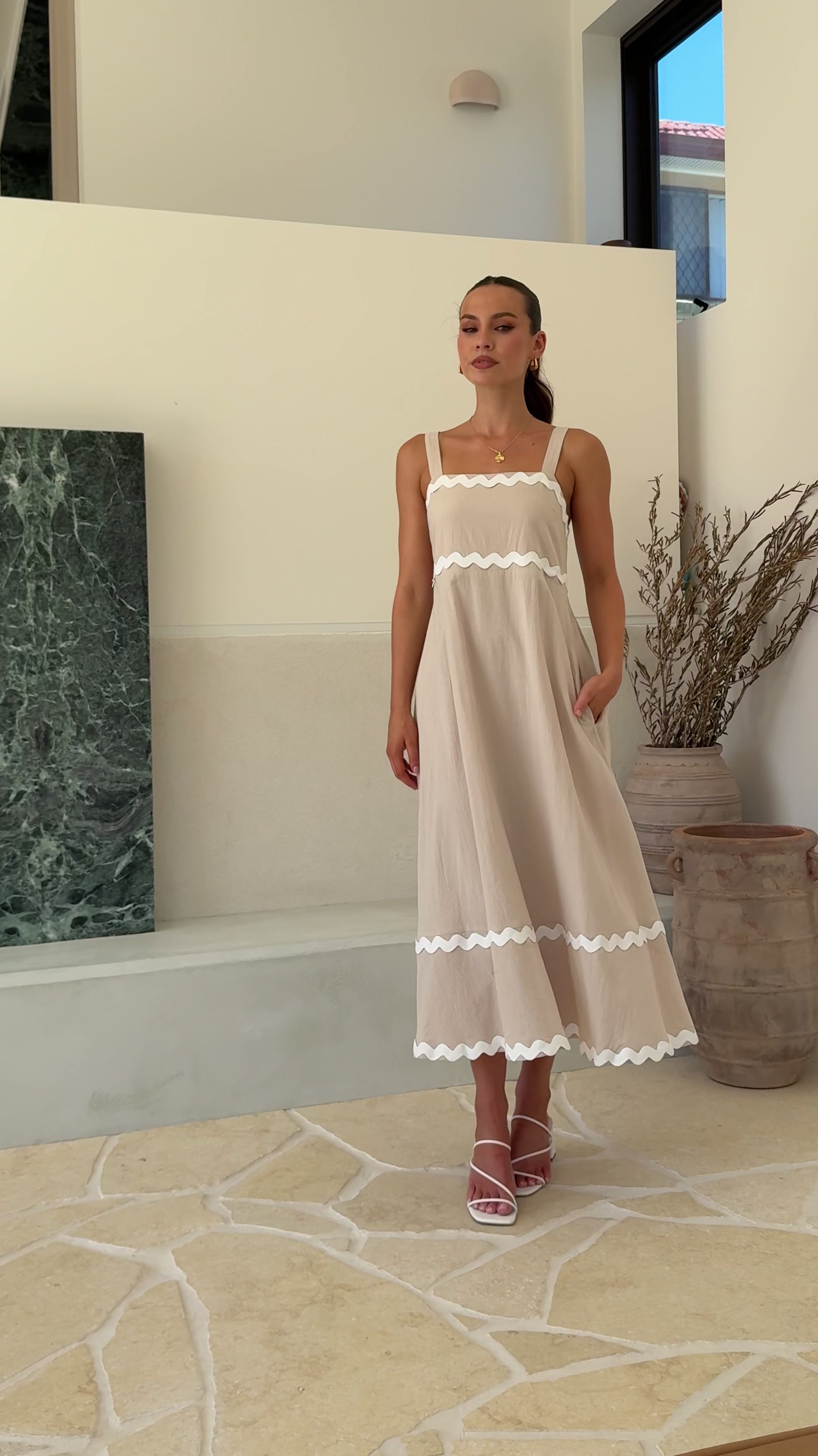 Raelynn Midi Dress - Beige/White