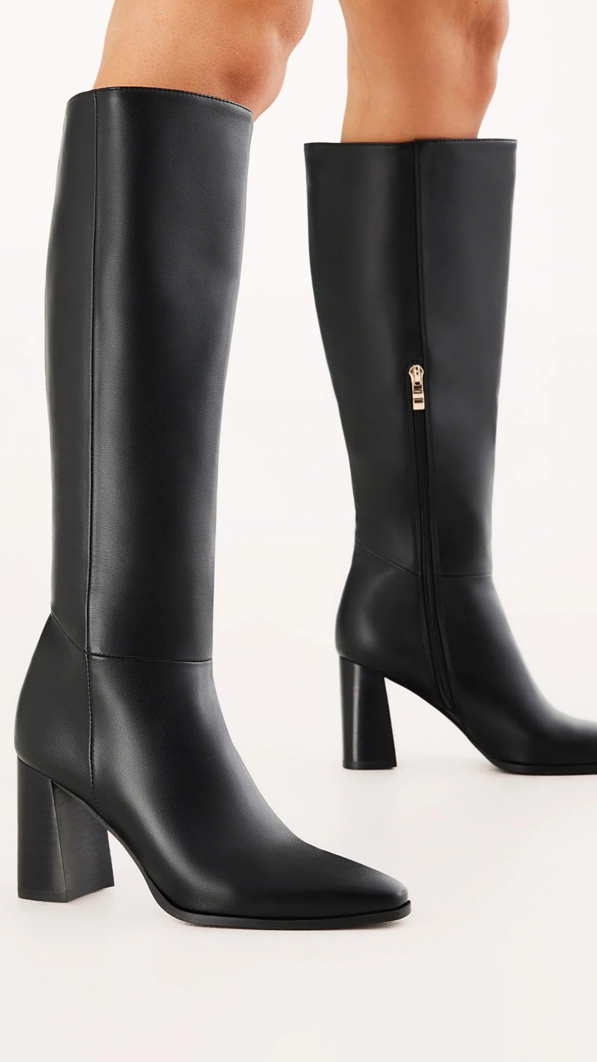 Vallia Boots - Black