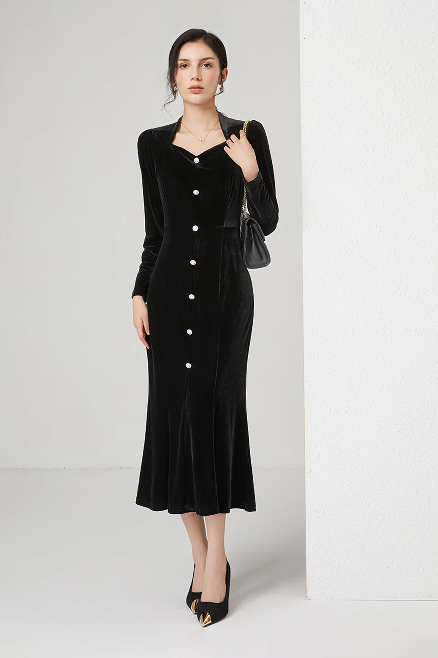 Black Velvet Long Sleeve Sweetheart Midi Dress with Pearls - HBQMJX