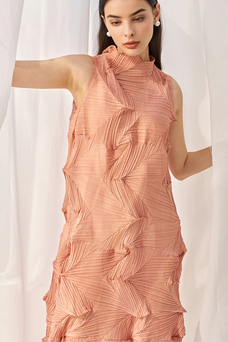 Designer Inspired Pleated Sleeveless Midi Dress in Coral - HBQMJX