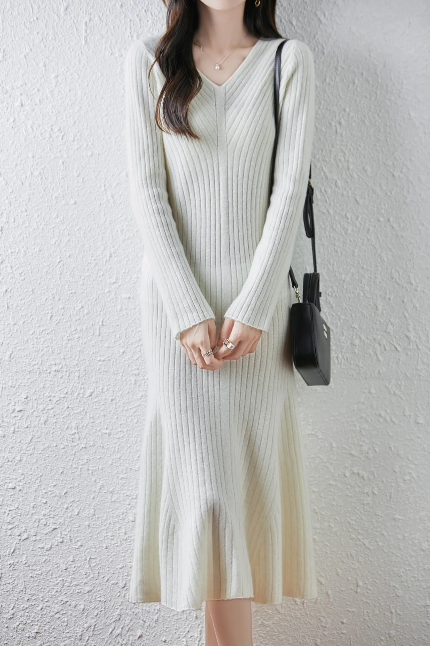 100% Wool Long Sleeve V-NecK Midi Sweater Dress - HBQMJX