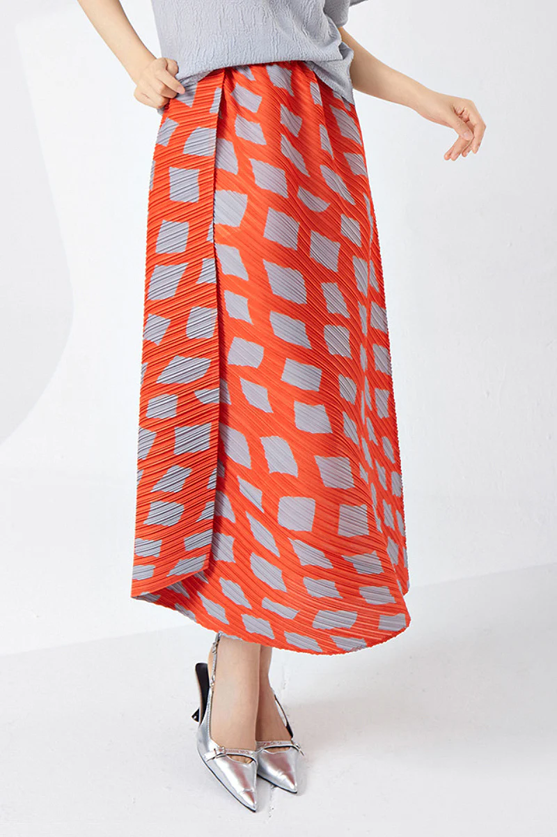 Designer Inspired Pleated Asymmetrical Midi Skirt in Geometric Print - HBQMJX