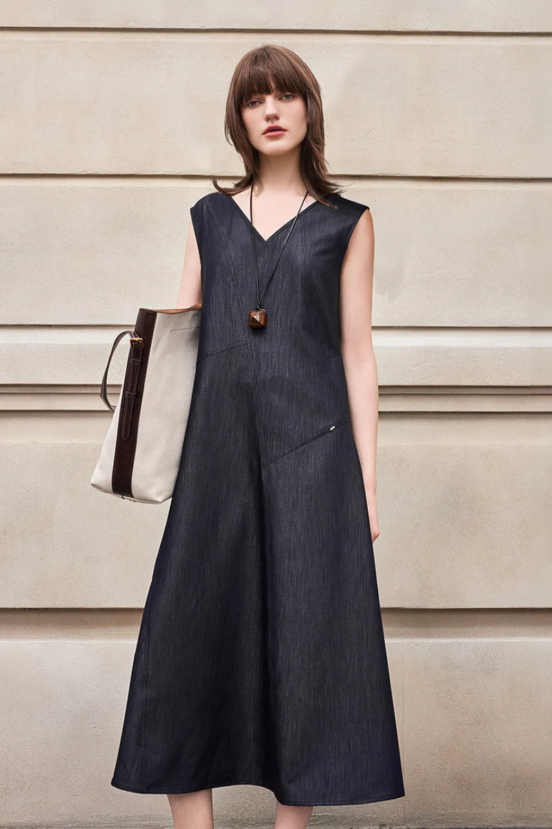 Structured V-Neck Sleeveless Midi Dress - HBQMJX