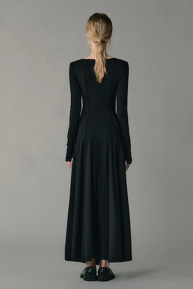 Black Fit & Flare Long-Sleeve Scoop-Neck Knit Maxi Dress with Thumb Holes - HBQMJX