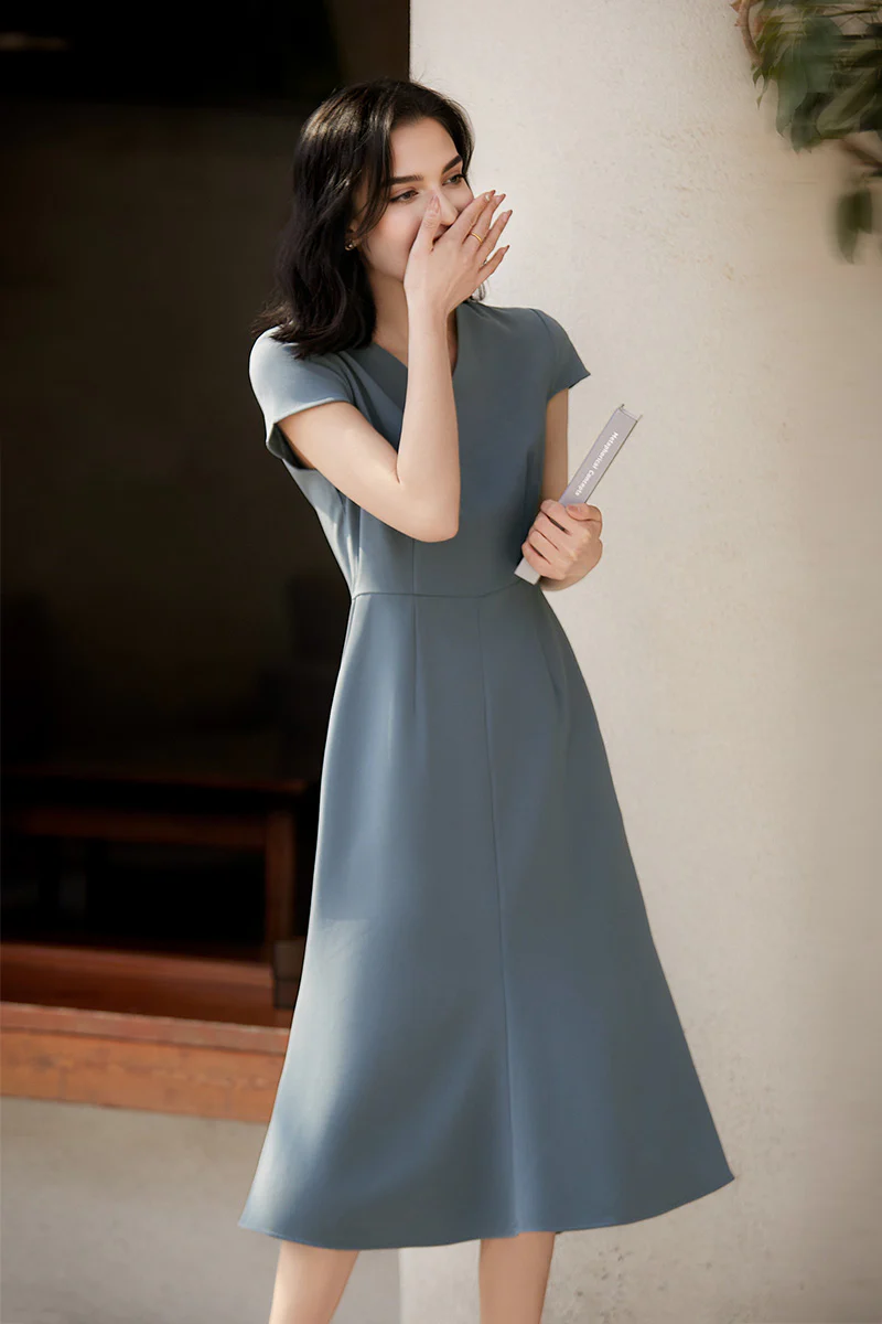 V-Neck Mermaid Midi Dress in Triacetate - HBQMJX