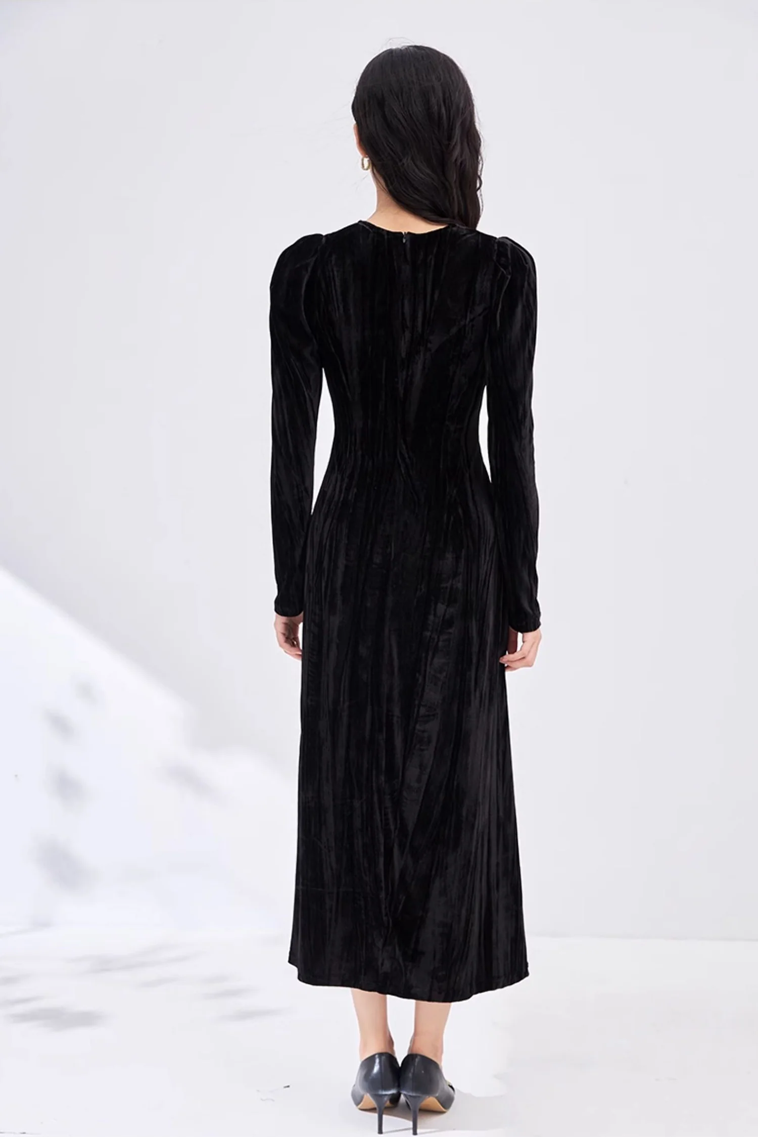 Black Velvet Textured Long Sleeve V-Neck Midi Dress - HBQMJX