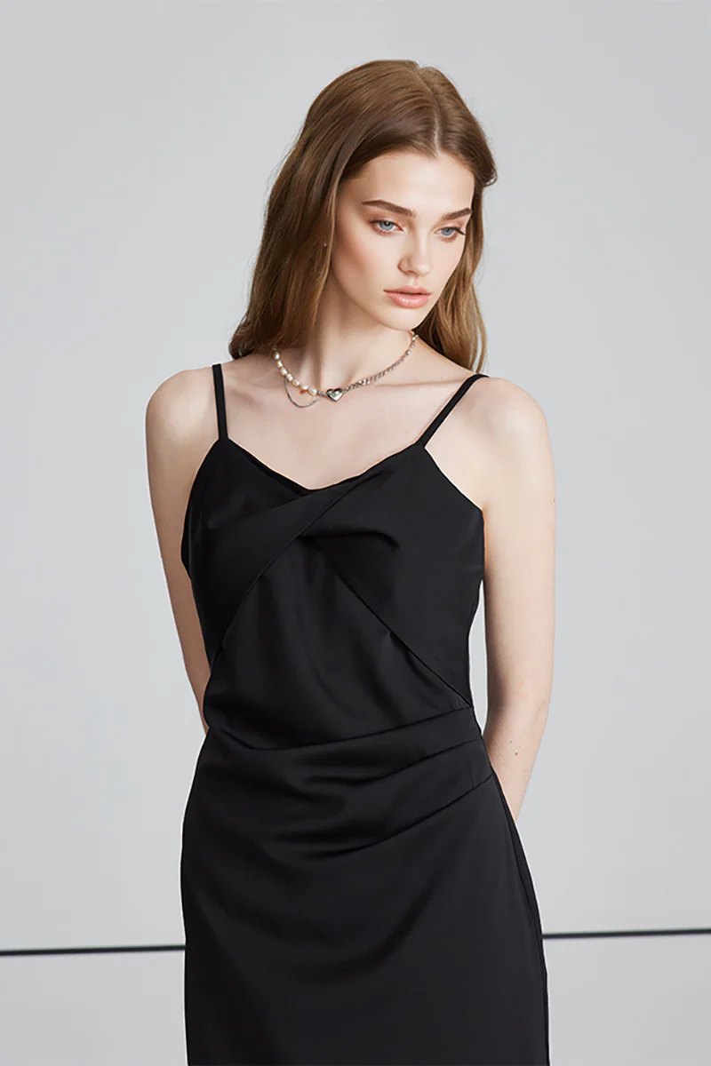 Black Spaghetti-Strap Twist-Front Midi Dress - HBQMJX