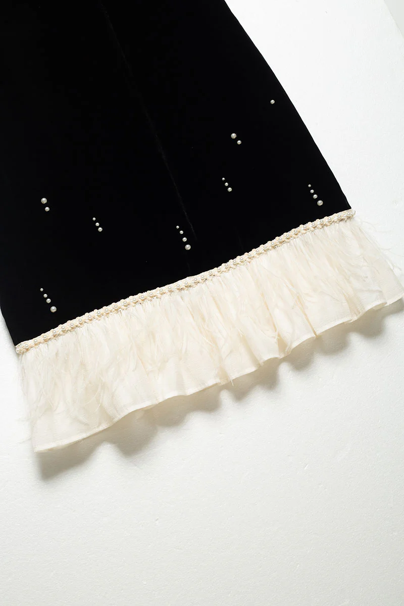 Ostrich-Feather Velvet Elbow-Sleeve Midi Dress with Pearl Trim - HBQMJX