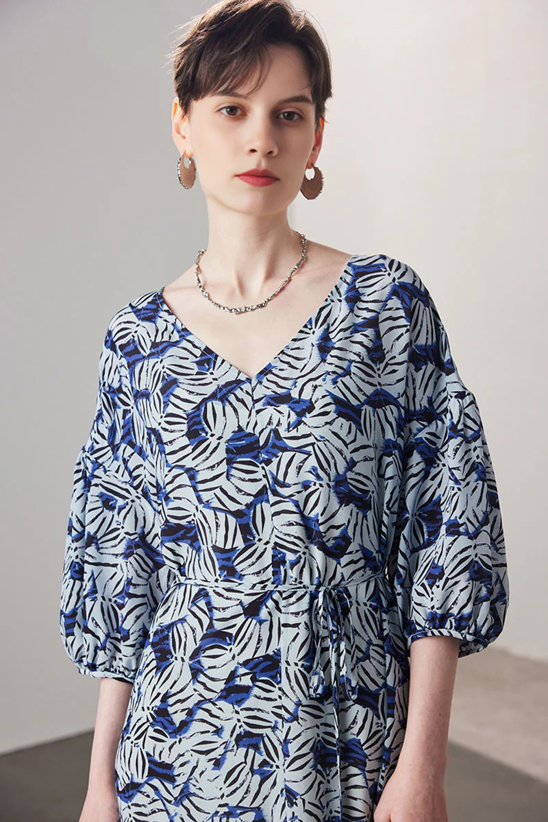 100 Mulberry Silk Leaf Print Balloon-Sleeve V-Neck Midi Dress with Tie Waist - HBQMJX