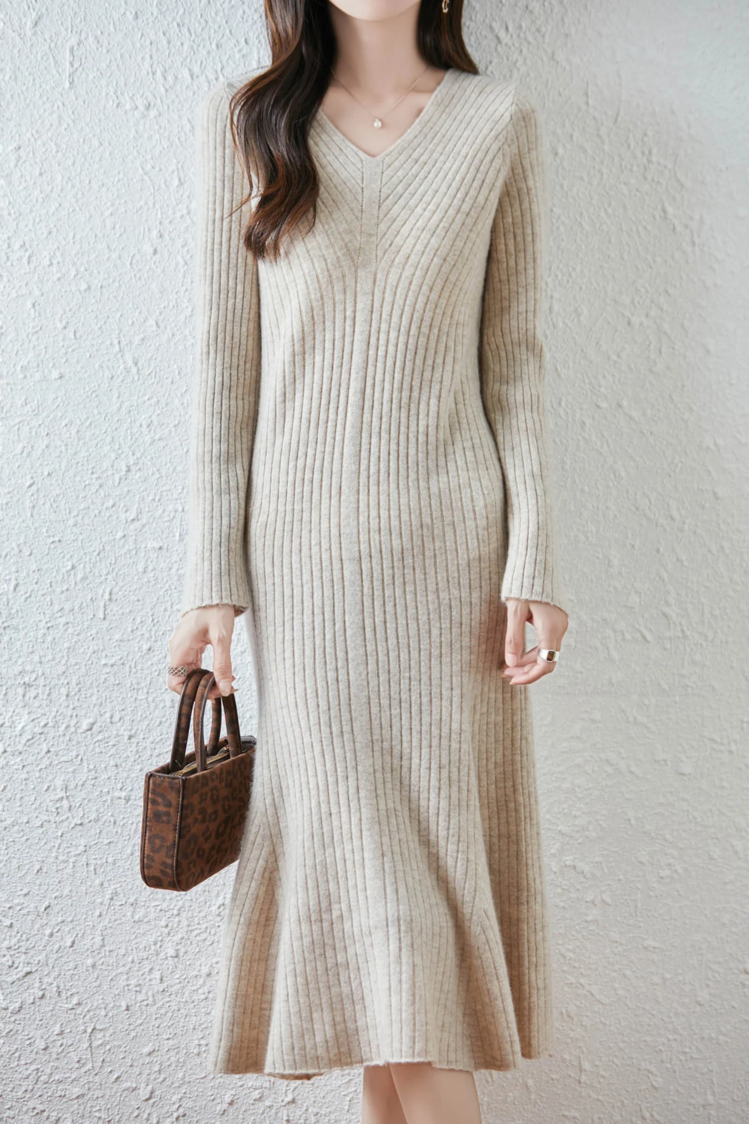 100% Wool Long Sleeve V-NecK Midi Sweater Dress - HBQMJX