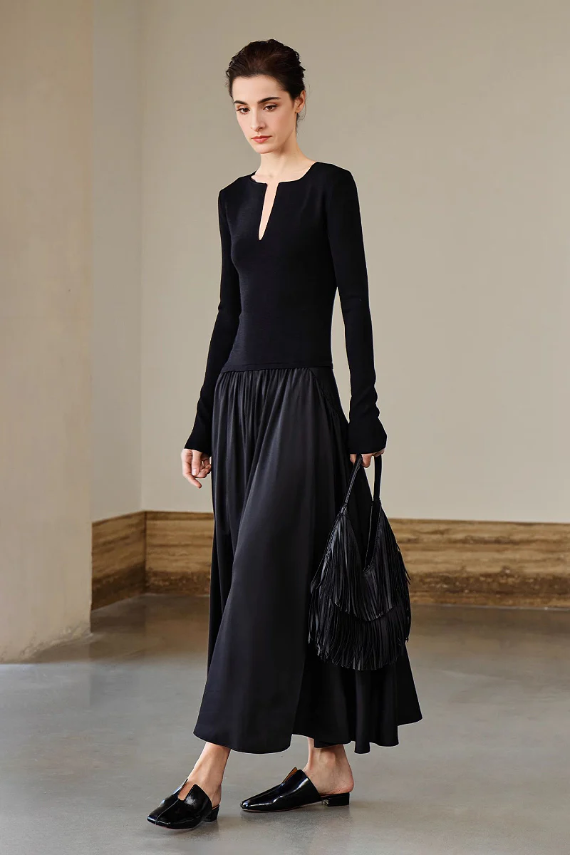 Black Fit & Flare Long-Sleeve V-Neck Maxi Dress - HBQMJX