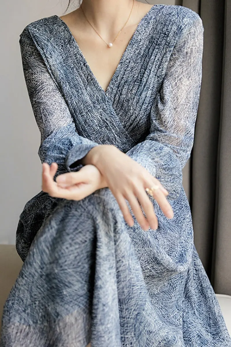 100 Mulberry Silk Blue Long-Sleeve Hand Pleated Midi Dress - HBQMJX