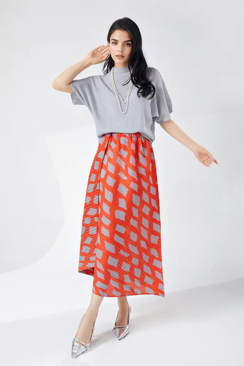 Designer Inspired Pleated Asymmetrical Midi Skirt in Geometric Print - HBQMJX