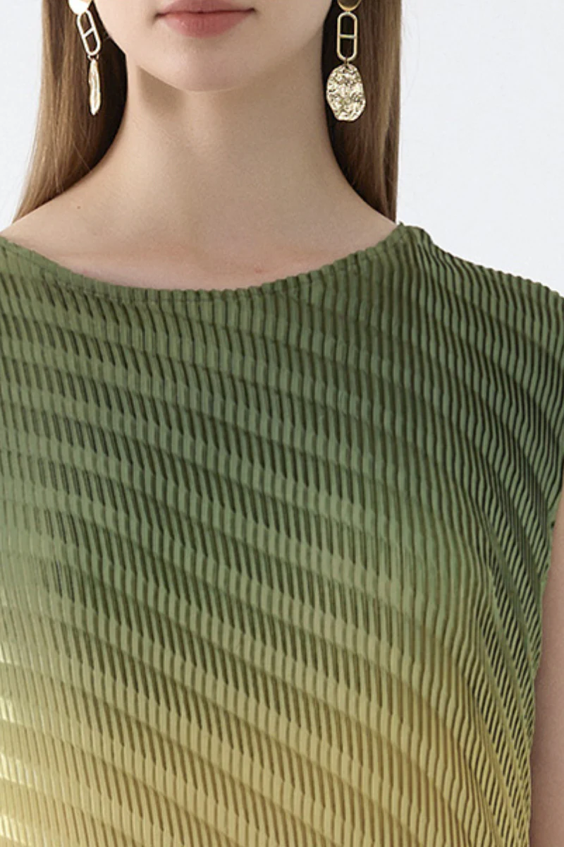 Designer Inspired Pleated Ombre Sleeveless Maxi Dress - HBQMJX