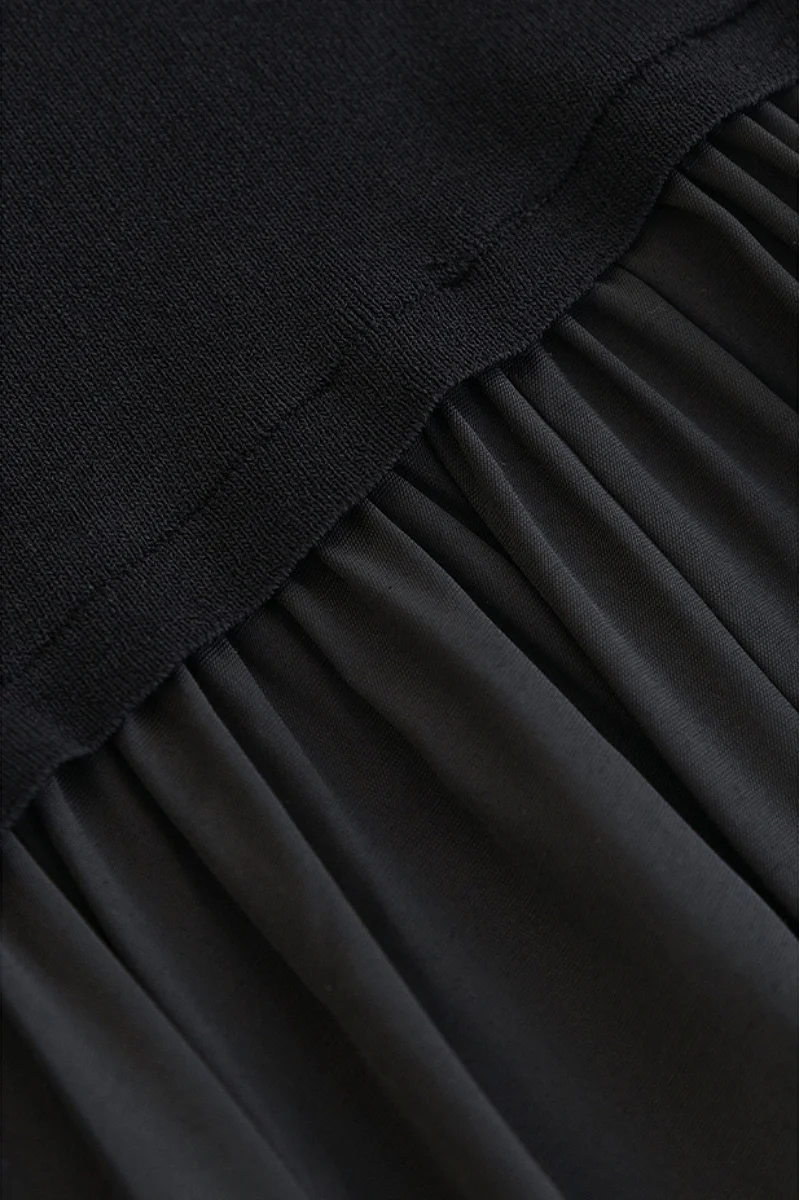 Black Fit & Flare Long-Sleeve V-Neck Maxi Dress - HBQMJX