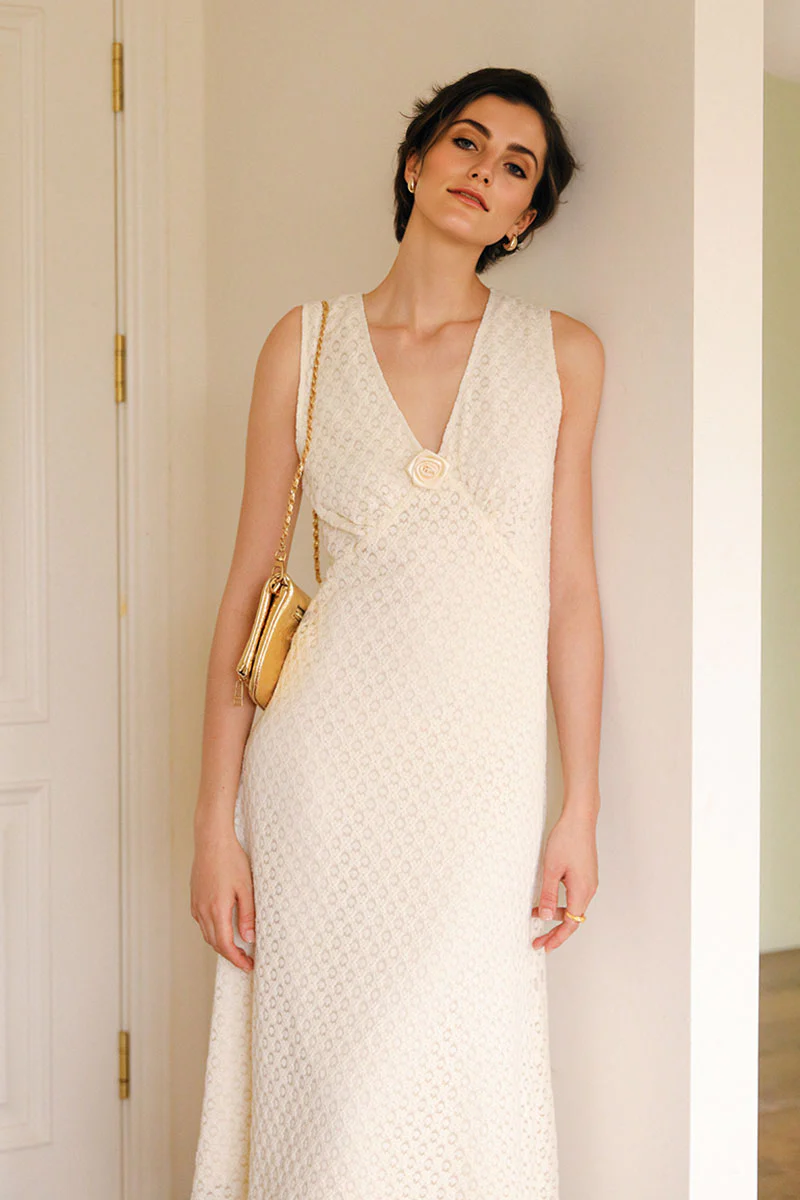 White Embroidered Lace Midi Dress with Detachable Brooch - HBQMJX