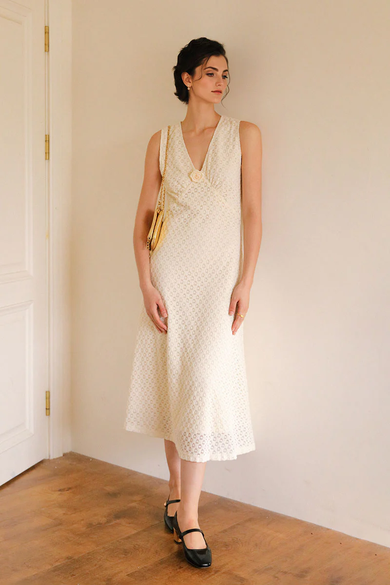 White Embroidered Lace Midi Dress with Detachable Brooch - HBQMJX