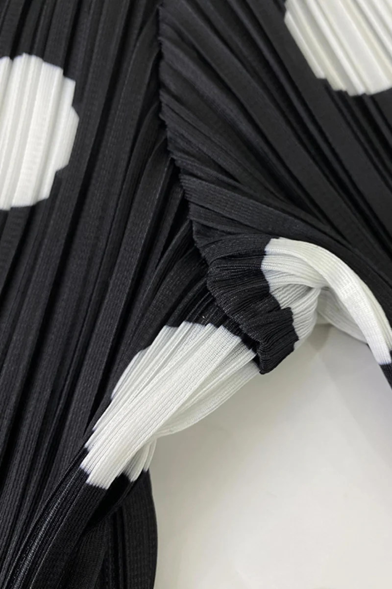 Designer Inspired Pleated Polka Dot Midi Dress - HBQMJX