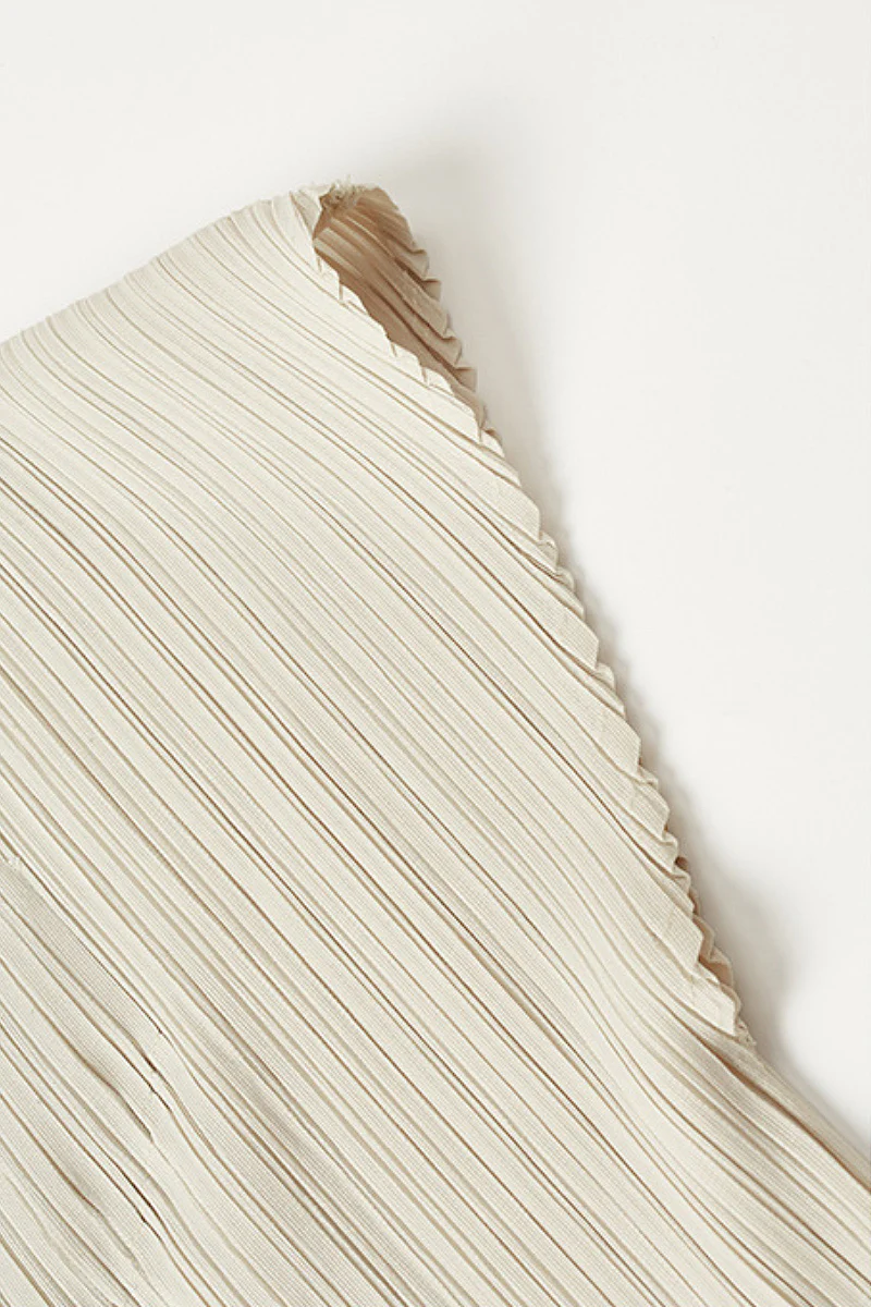 Designer Inspired Pleated Cap-Sleeve Midi Dress - HBQMJX