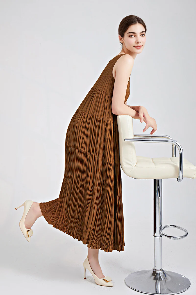 Designer Inspired Pleated Flowy Sleeveless Midi Dress - HBQMJX
