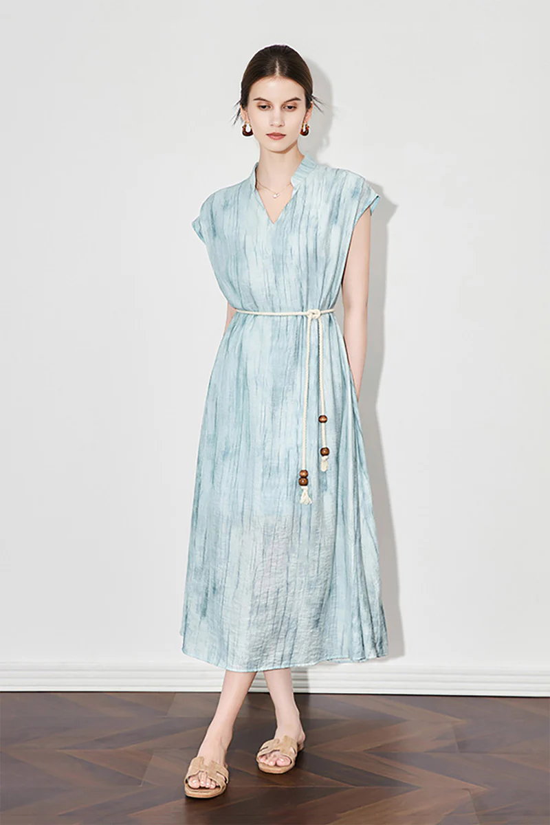 Tie-Dye Textured Cap-Sleeve Midi Dress in Light Blue - HBQMJX
