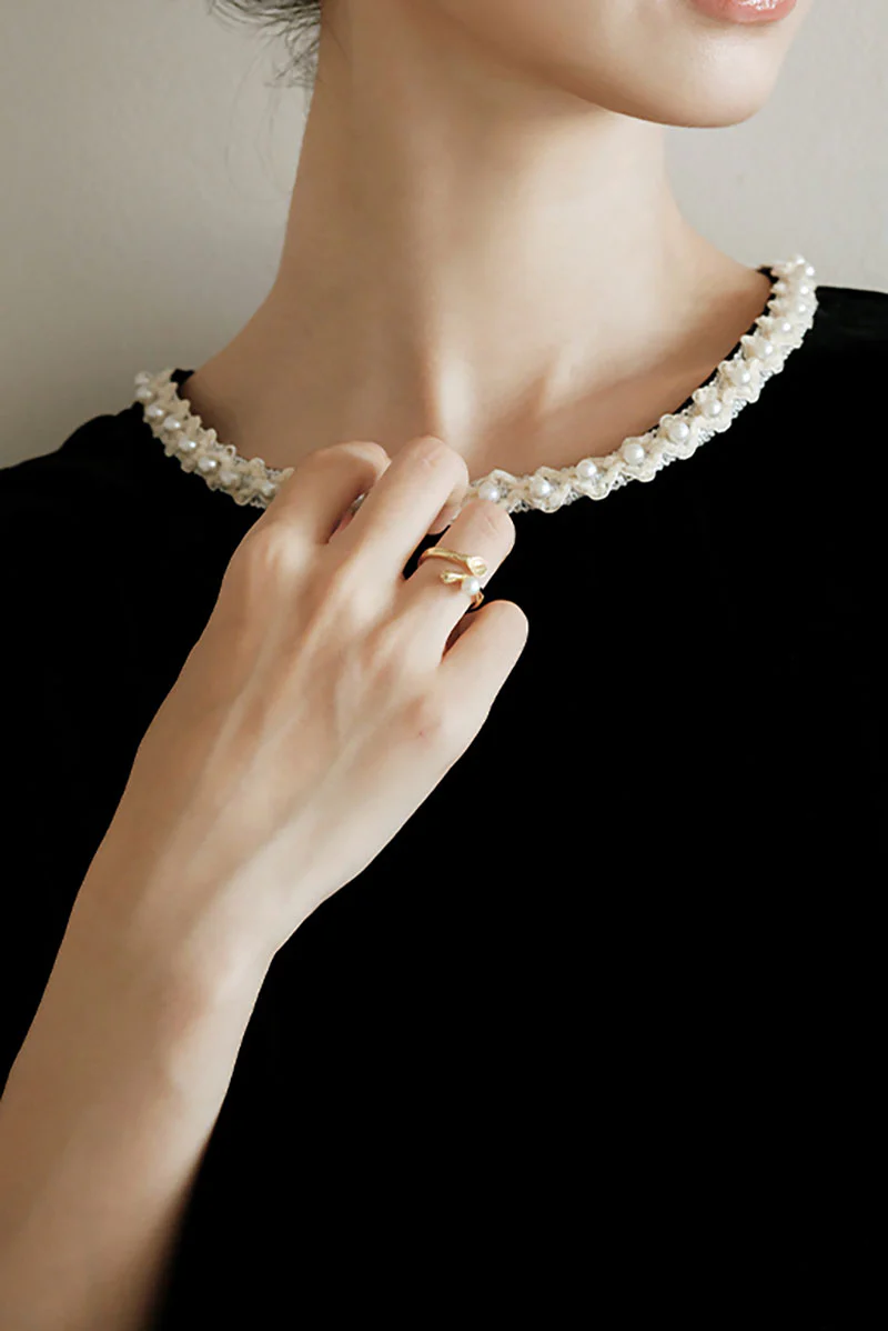 Ostrich-Feather Velvet Elbow-Sleeve Midi Dress with Pearl Trim - HBQMJX