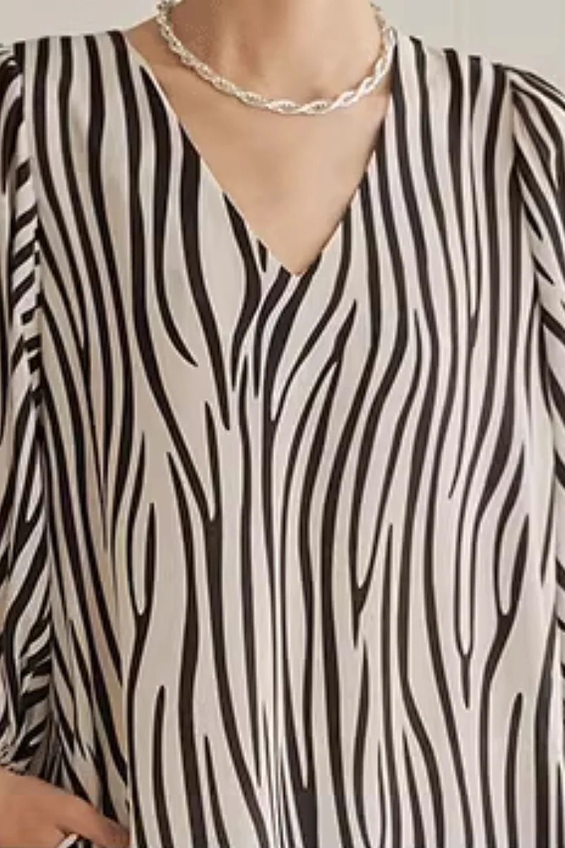 100 Mulberry Silk V-Neck Balloon-Sleeve Zebra-Print Midi Dress - HBQMJX