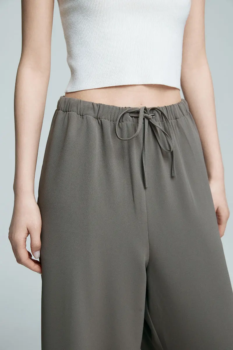 White Pull-On Wrinkle-Free Cooling Puddle Pants - HBQMJX