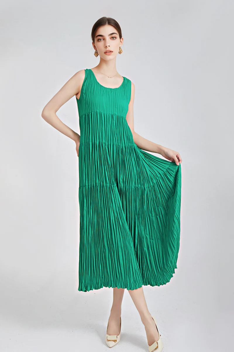 Designer Inspired Pleated Flowy Sleeveless Midi Dress in Emerald Green - HBQMJX