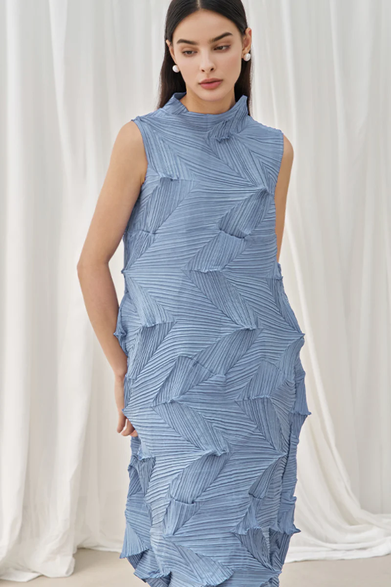 Designer Inspired Pleated Sleeveless Midi Dress in Blue - HBQMJX
